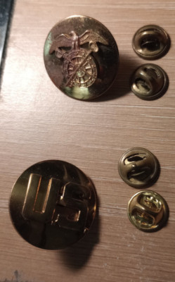 Mid/Late 40s US enlisted quartermaster corps collar brass slightly domed Assmann