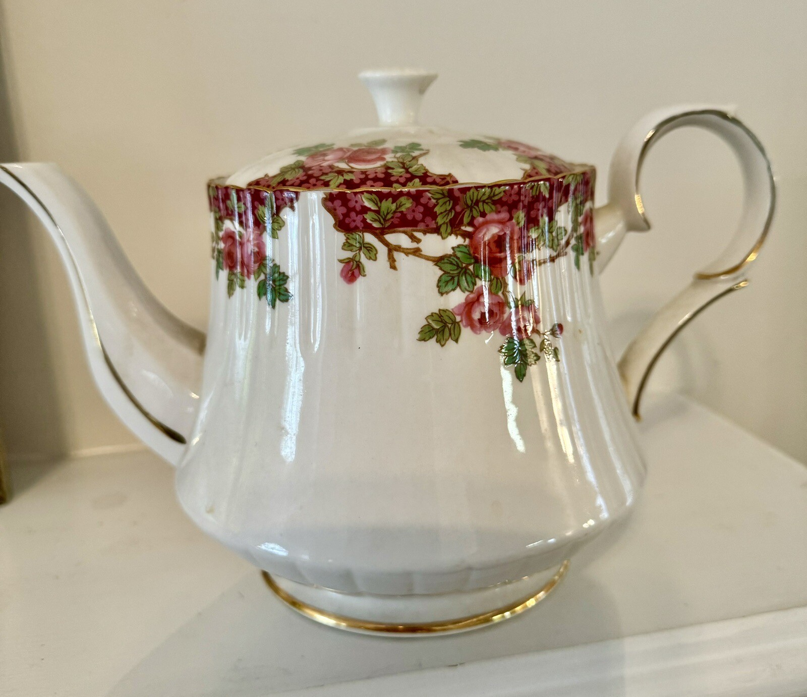 Royal Stafford Bone China England Olde English Garden Teapot With Lid