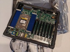 ASRock Rack ROMED8-2T ATX AMD EPYC 7003/7002 ...
