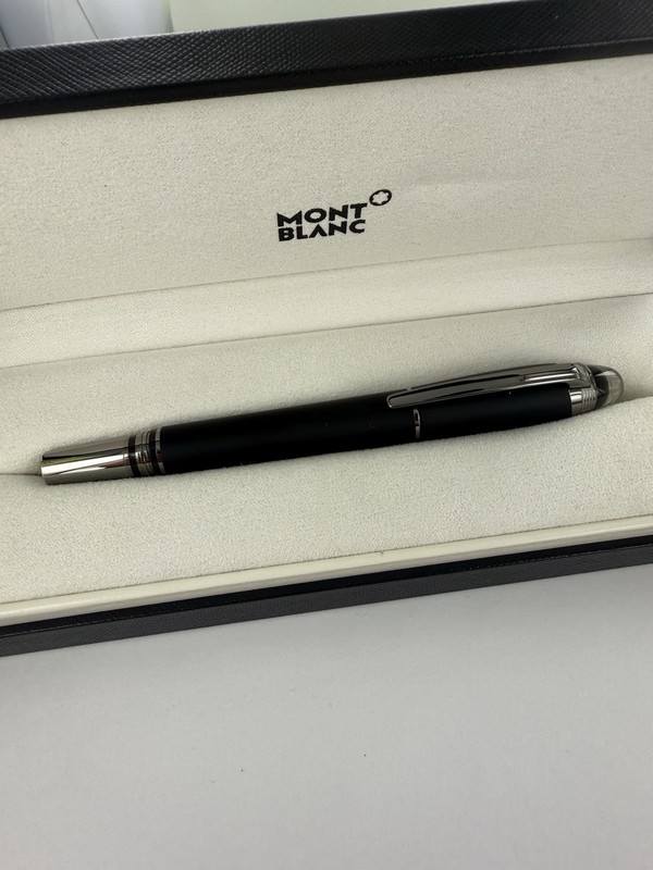 MONTBLANC StarWalker UltraBlack Precious Resin (M) Nib Fountain Pen 126340