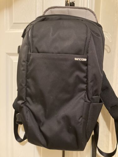 Caius Assert is enough INCASE ICON SLIM BACKPACK (BLACK) Adjustable Divider System. Used But VERY  CLEAN | eBay