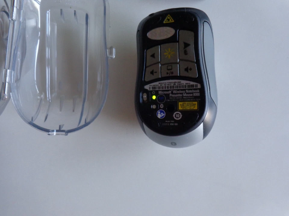 Microsoft Wireless Notebook Presenter Mouse 8000 - Image 2 of 4