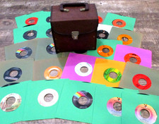 Vintage COUNTRY 45 RPM Lot of 50 w/ Storage Carry Case