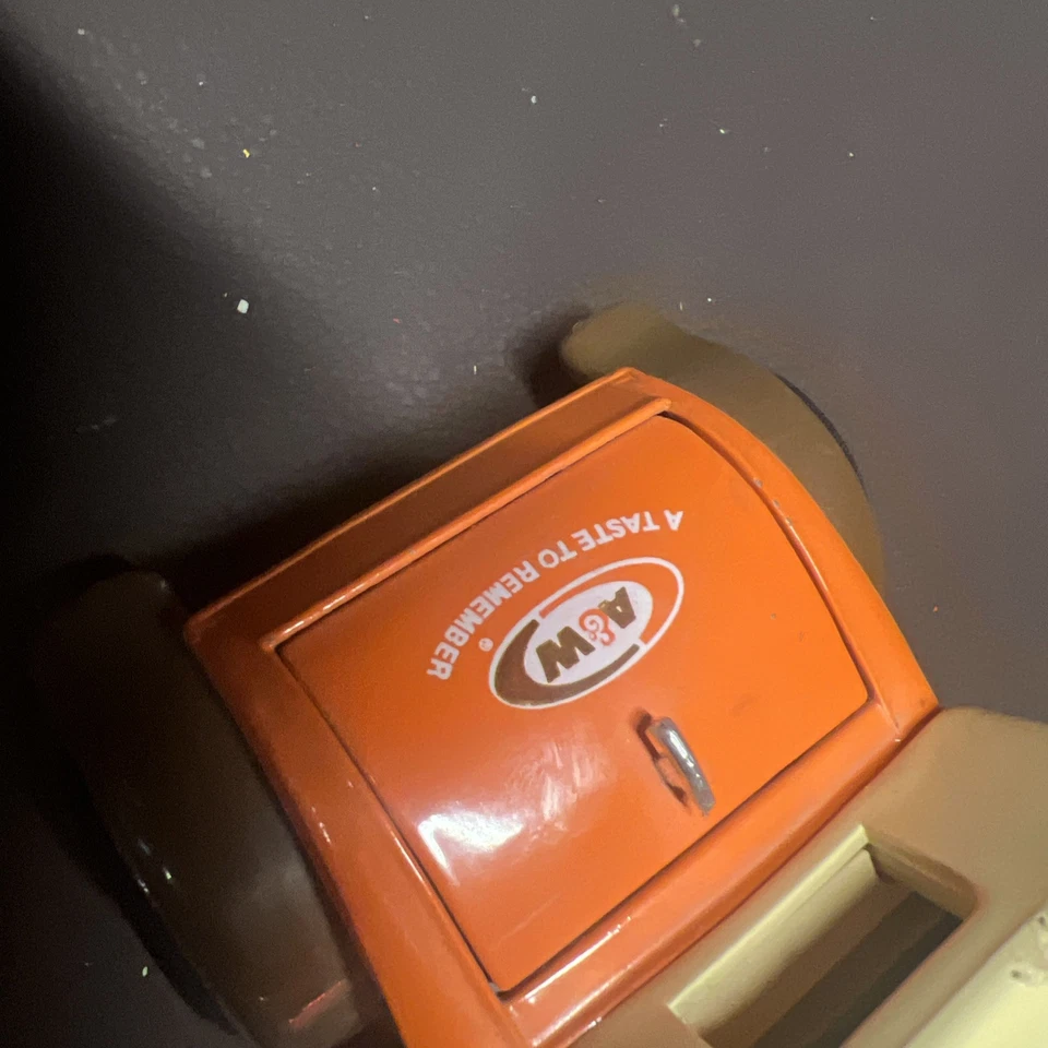 Coche/banco Liberty Classics personalizado rojo/negro Citgo y naranja A&w edición limitada Foto 4 de 4