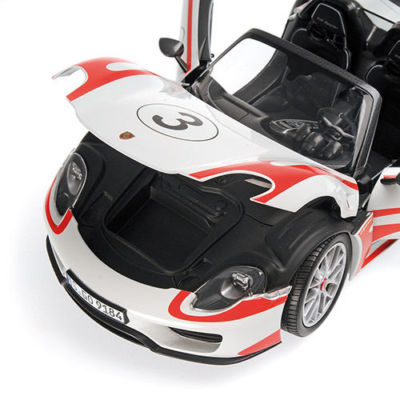 ミニカー 1/43 Porsche 918 Spyder Weissach Paket Porsche 918 Spyder Weissach Paket 2015 White 1:43 Minichamps