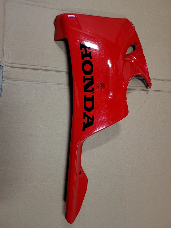 honda cbr900rr lower side cowl, left 64470-MASA-0000 - Image 2 of 4
