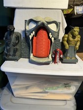 THUNDERCATS 1986 Mumm-Ra   s Tomb Fortress Action Figure playset LJN Toys
