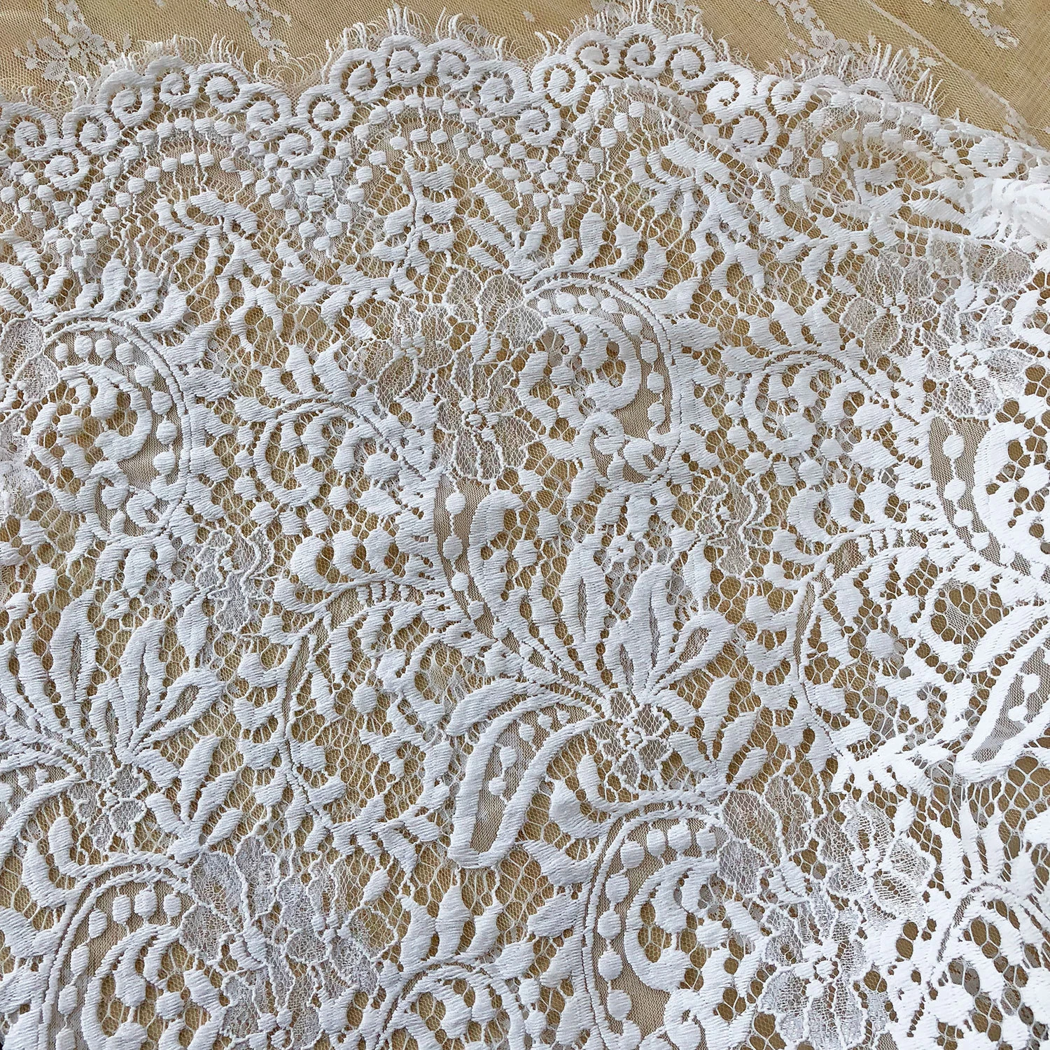 OFF WHITE Abito da sposa ricamo bianco ciglia fiori fai da te tessuto pizzo 65 cm * 280 cm pz