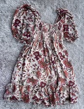Evolutionary Women's Medium Tan Floral Short Sleeve Smocked Dress