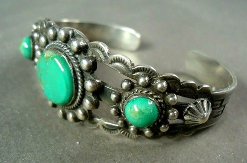 Old Unsigned Sterling Silver Cuff Bracelet w 3 Turquoise Cabochons, 28.6g - Picture 2 of 7