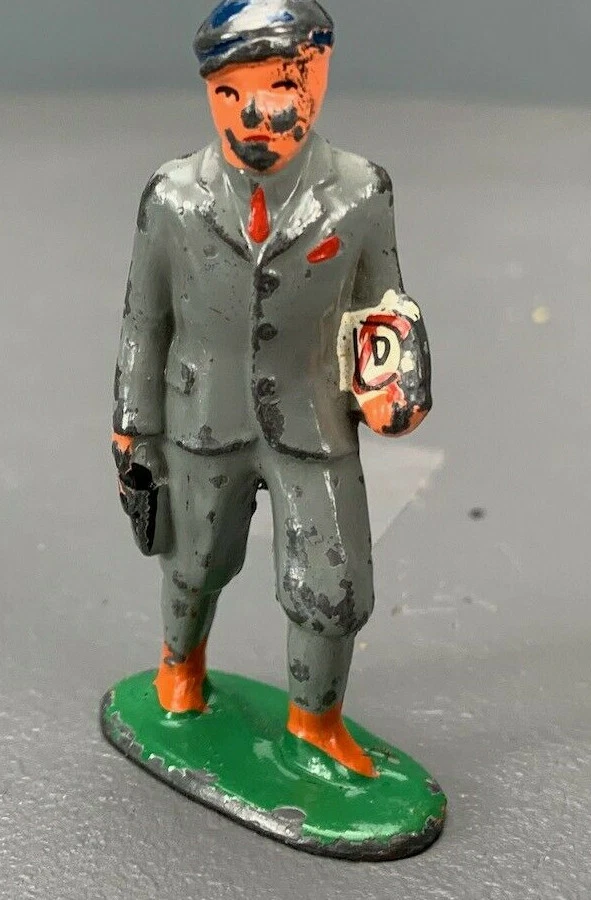 O Gauge Barclay Diecast Figure School Boy in Gray Uniform F0007 TW - Image 2 of 4