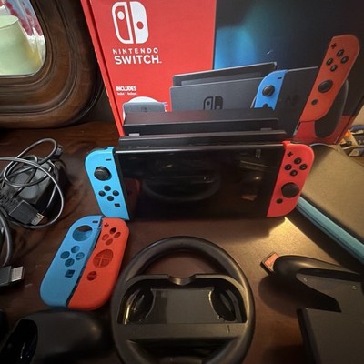 Nintendo Switch Console Bundle Joy-Con Mario Kart 8 Deluxe Dock Carry Case