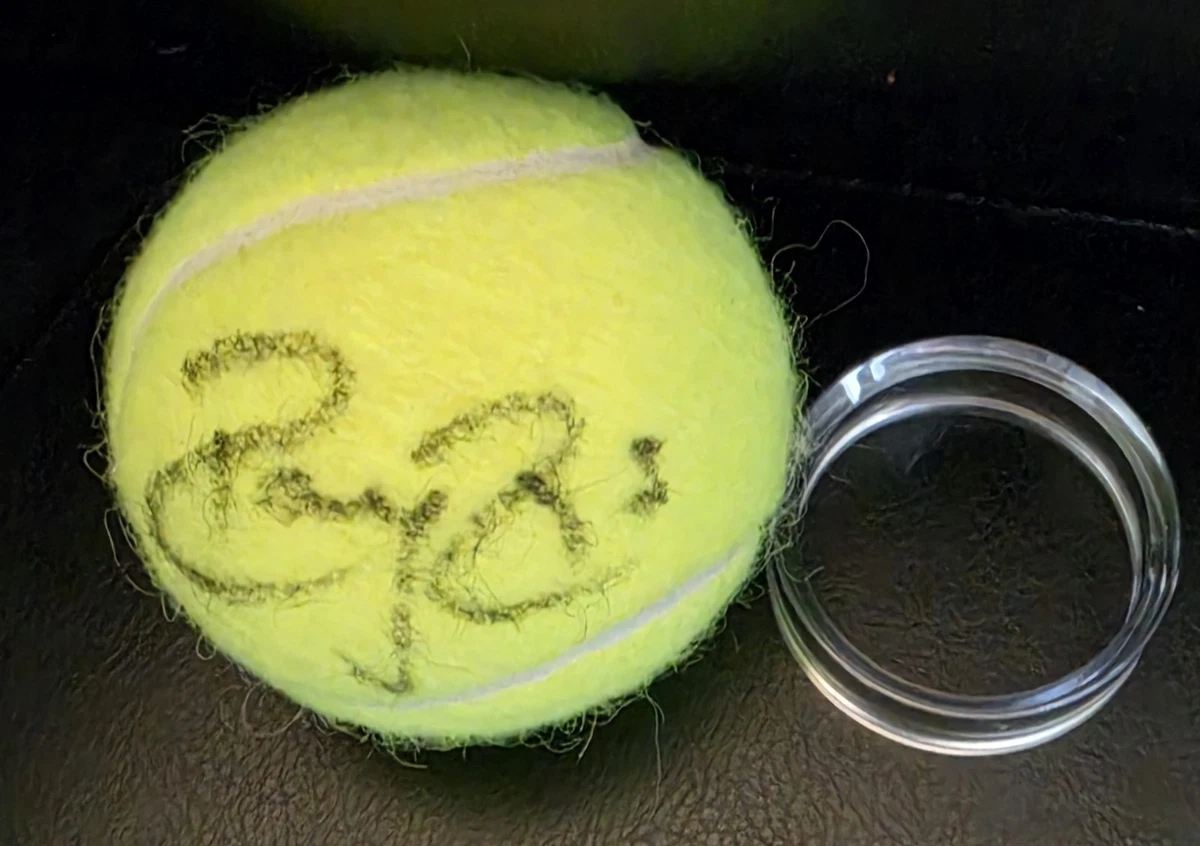 Preços baixos em Roger Federer Bolas de Tênis Autografada | eBay