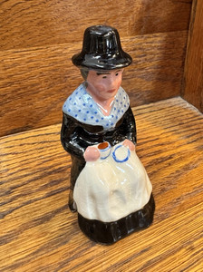 Vintage Bass? Pie Bird Vent Welsh Lady Tea Time Made in England