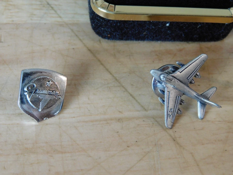 Lote de prendedores de servicio Grumman de la NASA primer aterrizaje lunar tripulado 1969 Apolo 11, 10 k, 10/75 Foto 4 de 4