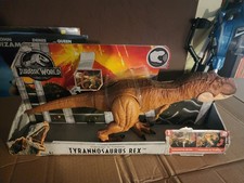 Jurassic World Thrash 'n Throw Tyrannosaurus Rex Action Figure Mattel 2017 New