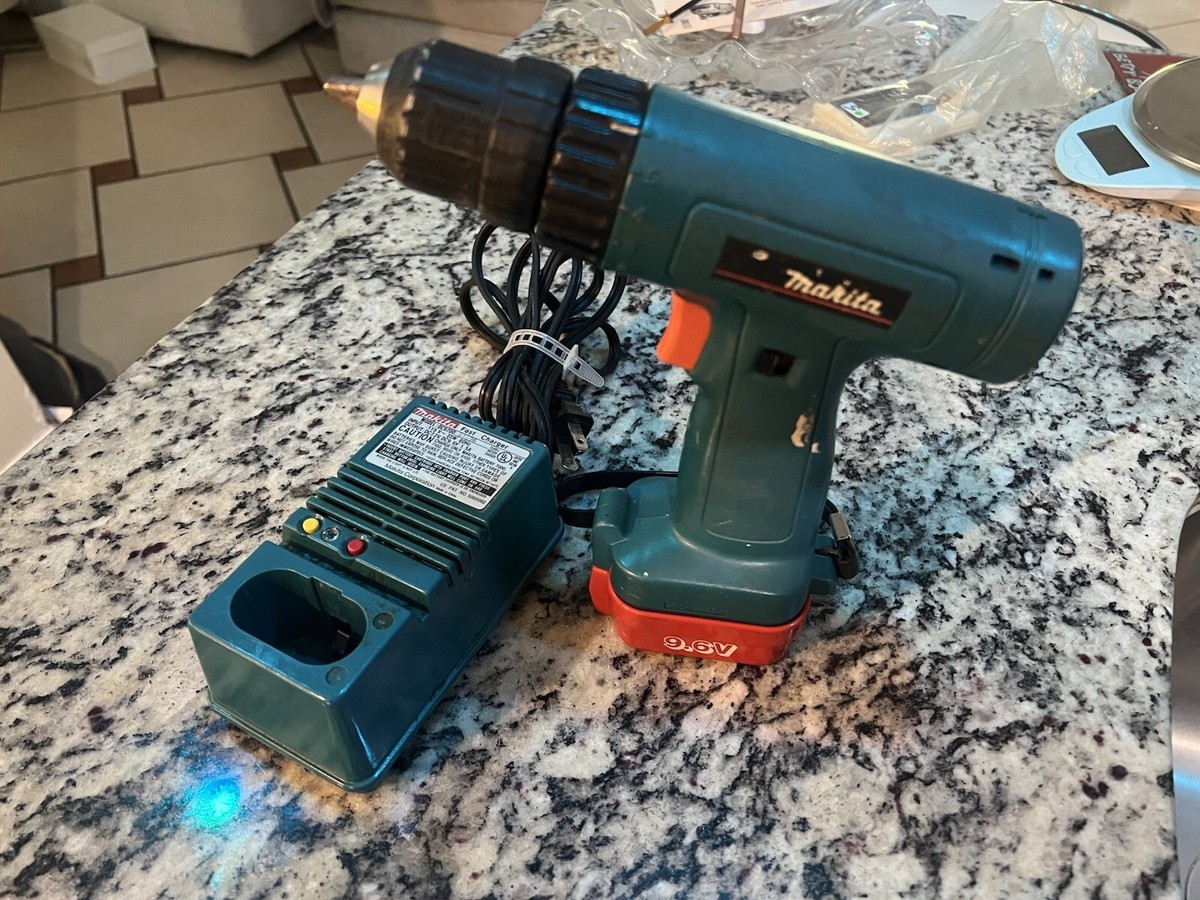 Makita 6221D Cordless Drill With Battery Charger battery is not good tested  work