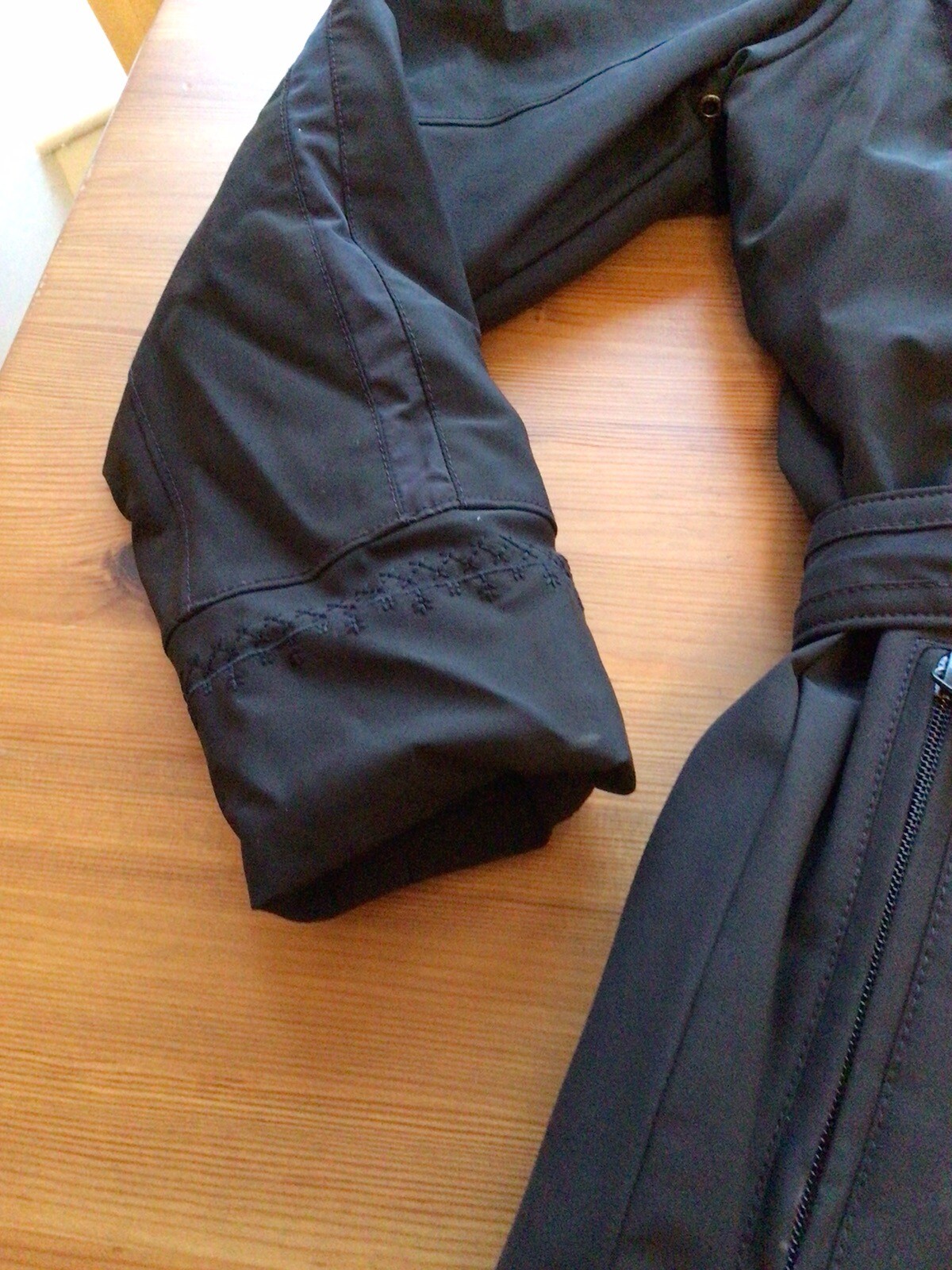 Poivre Blanc Ski Jacket Black Size L Fits 1012 Zip Up Hooded Stretch