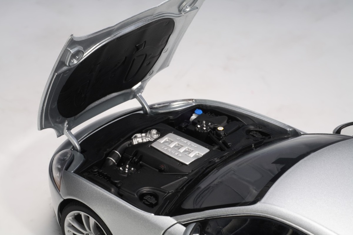 【中古】AUTO art JAGUAR XK 2006 COUPE 1:18 中古】AUTO art JAGUAR XK 2006 COUPE 1:18 AutoArt Jaguar XK