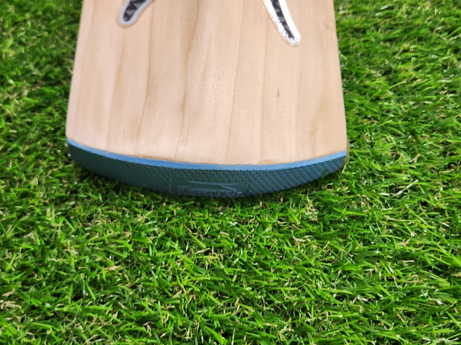 Vintage Slazenger V900 Ultimate English Willow Small Mens Cricket Bat New