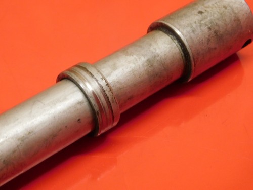 CBR 954 FIREBLADE FRONT WHEEL SPINDLE 2003 - Picture 7 of 10