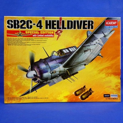Helldiver American Navy Reconnaissance Bomber SB2C-4 HELLDIVER Special Edition L