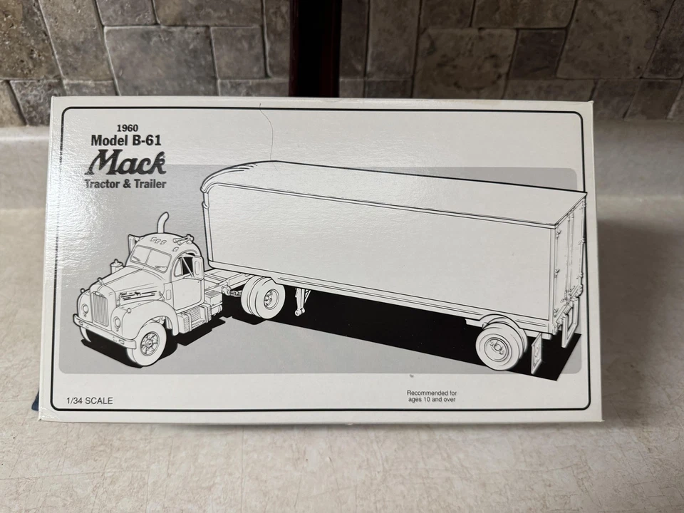 Винтажный 1960 Mack B-61 трактор прицеп 1/34 литой First Gear в коробке игрушка грузовик - Изображение 4 из 4