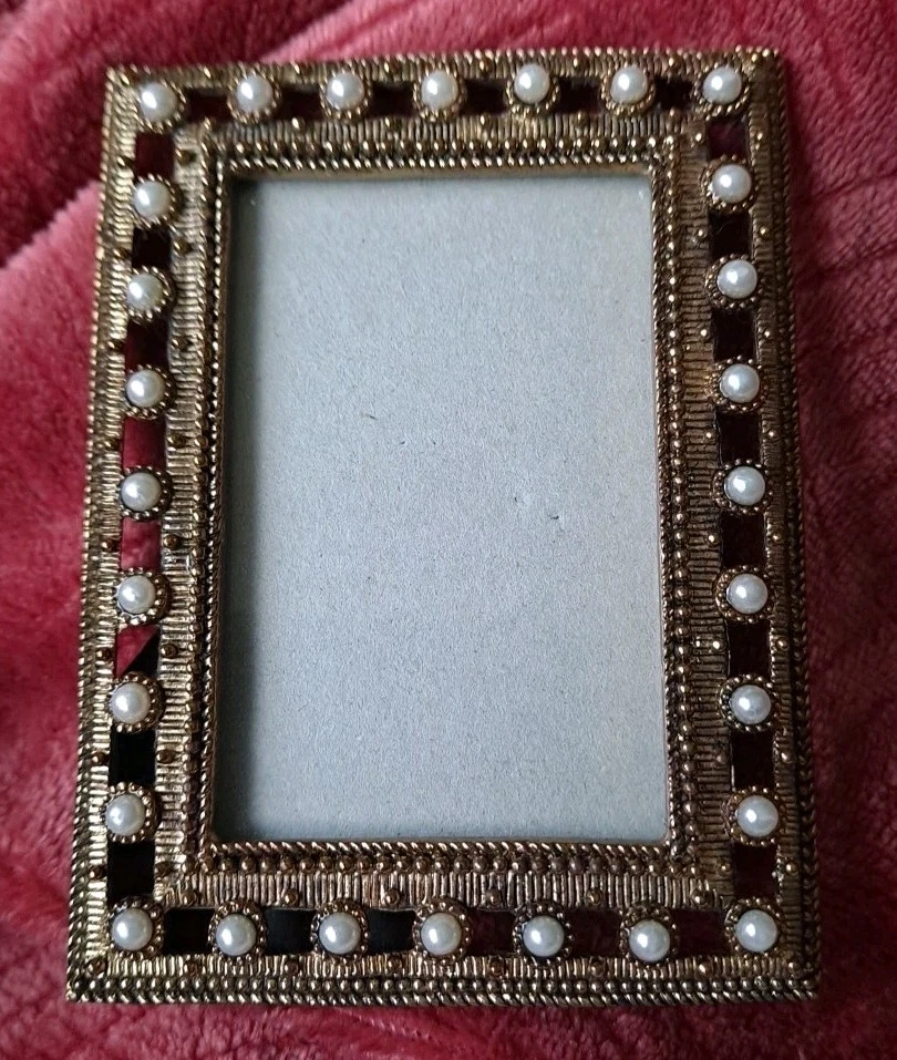 Moldura para quadro serve 2" X 3" boa qualidade vintage forrada com pérolas linda - Imagem 2 de 4