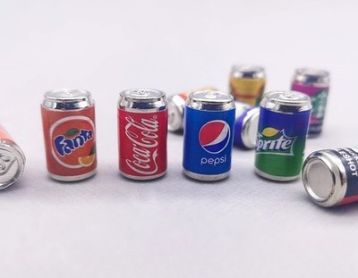 Diorama 1:18 Simulated Coca-Cola Beer Model Set Garage Beverage Toy Accessory