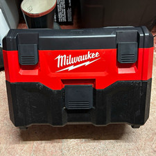 Milwaukee M18 VC-2 18V Cordless Wet & Dry Vacuum 7.5L works  (reduced suction) 