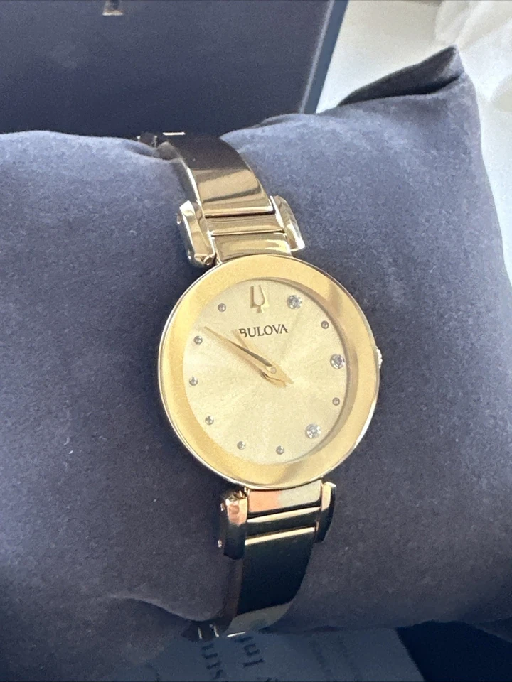 Reloj de cuarzo Bulova Marc Anthony para mujer tono oro diamante 97P164 Foto 4 de 4