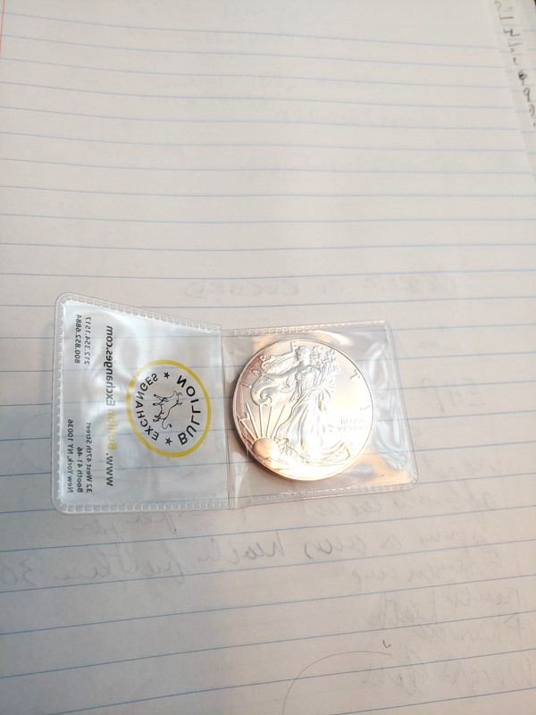 UNCIRCULATED 2017 $1 AMERICAN SILVER EAGLE.