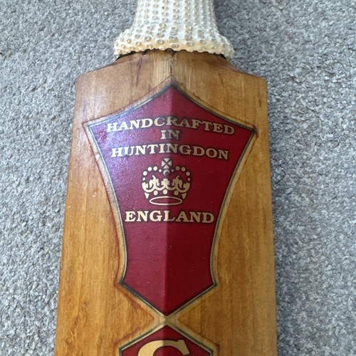 Hunts County Insignia Cricket Bat - Picture 12 of 19