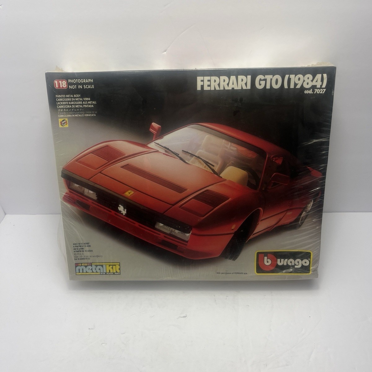 Bburago Ferrari GTO (1984) 1:18 Scale Diecast Metal Model Kit