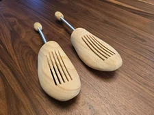Cedar Elements Solid Pine Shoe Trees -Large