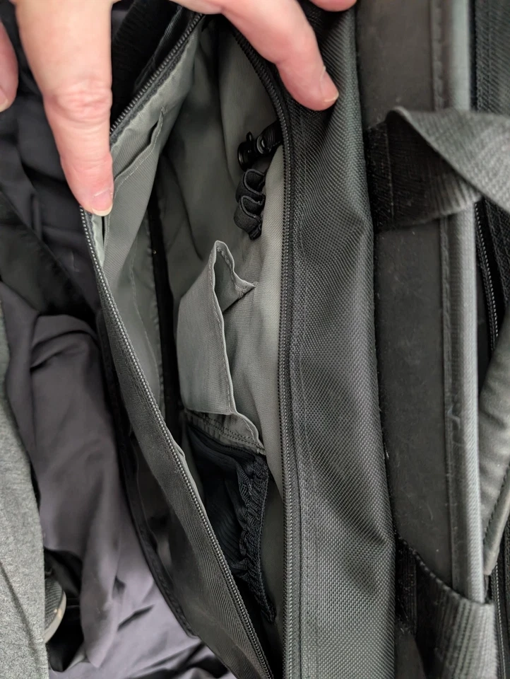 Estuche de transporte de mensajero para computadora portátil IBM ThinkPad de nailon negro vintage de 16" Foto 4 de 4