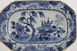 Antique Chinese platter 18th century, blue and white, large 27cm Kangxi Qing