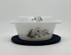 Vtg 50’s Arcopal France Daisy Floral Bouquet Milk Glass Round Oven Dish With Lid