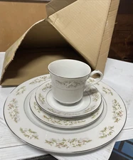 VTG Springtime International Silver Co Fine China 4 PC Place Setting NIB