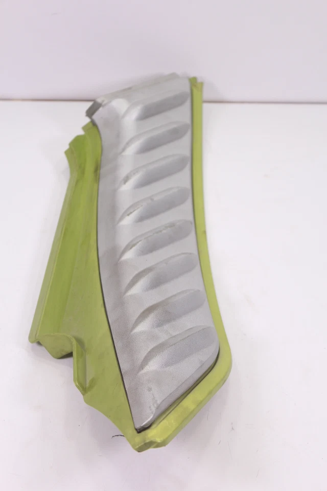 2005 SEA DOO RXP RIGHT KNEE PAD AND MOULDING - Image 2 of 4