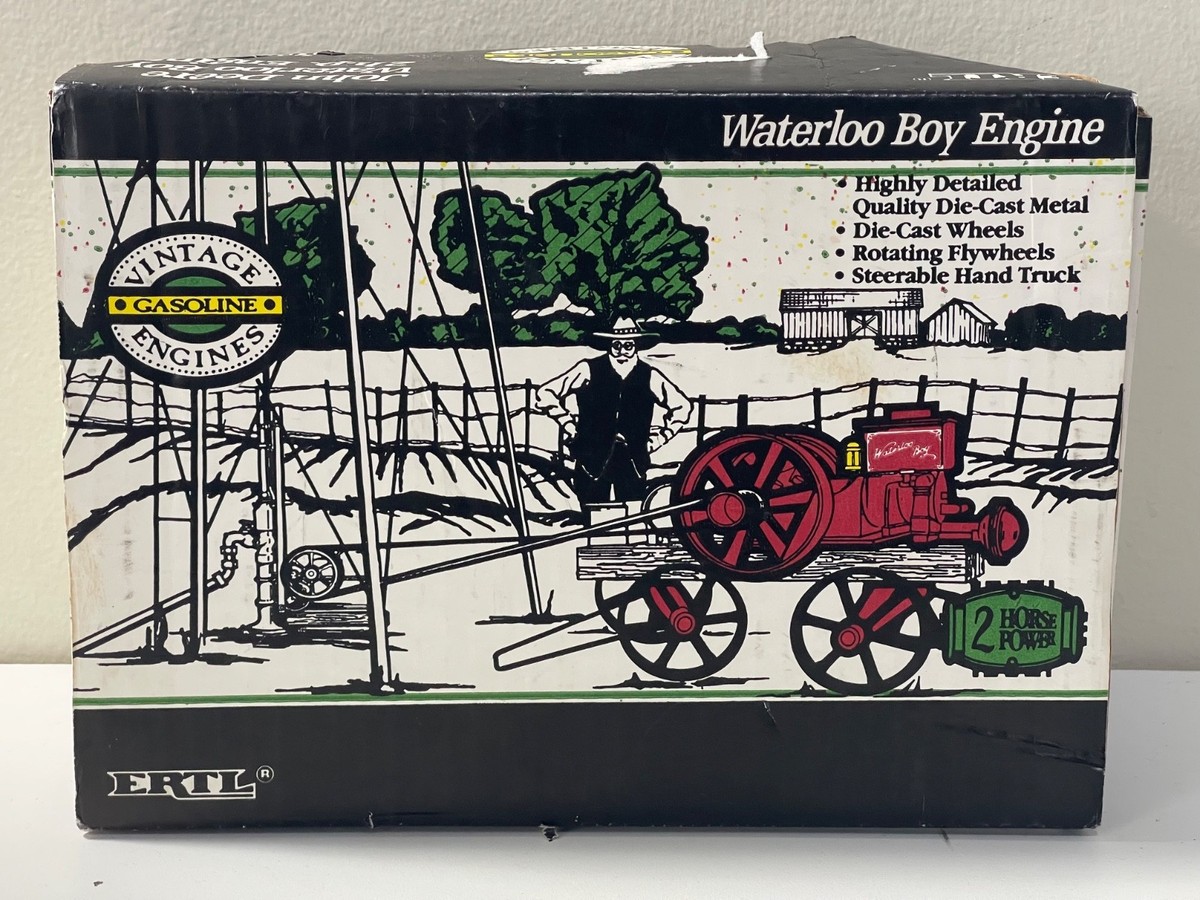 VTG Ertl John Deer Waterloo Boy Classic Engine 1/8 Scale w/Box