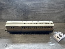 Hornby R1122-3857  brake coach 3857 in LNER teak - OO Gauge. Unboxed.