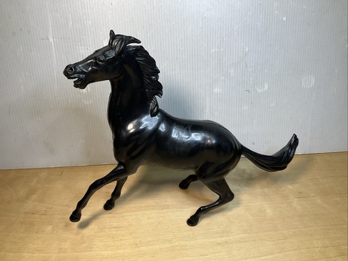Vintage (50’ oder 60’er) Hartplastik schwarz Hengst Pferd 12” lang 9,5” groß