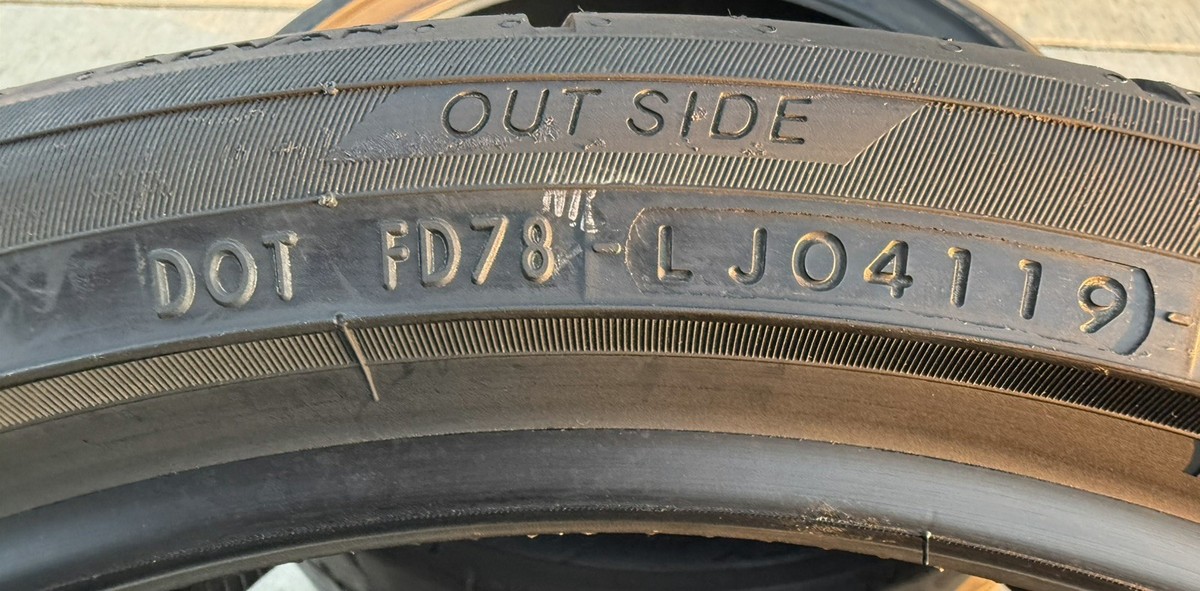 TWO BRAND NEW 285/30R19 Yokohama ADVAN Apex V601 Tires