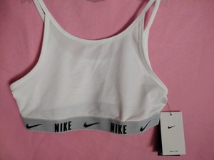 Nike Girls Trophy Sports Bra Size Youth XL Black/White  Dri-FIT Training NEW WIT