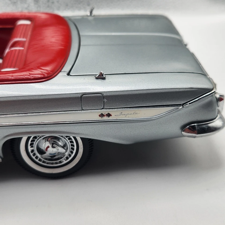 Chevrolet Impala 1961 Sun Star escala 1:18 diecast convertible réplica modelo coche Foto 3 de 4