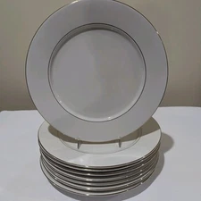 NEW Elegant Off White Dinner Plate Set with Gold Trim. 8 Pc