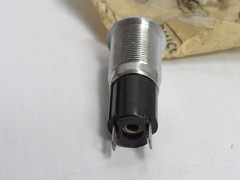 New Lot of 2 Dialco Indiicator Light Base 135-0428-1435-301 - Image 3 of 4