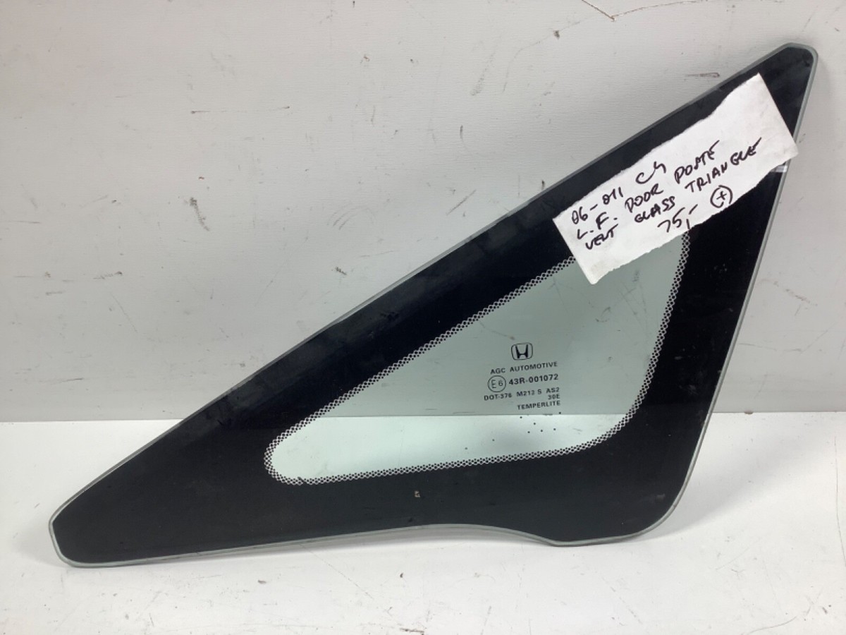 06-011 Honda Civic 4D Left Front Door Post Corner Glass 73331-SNE
