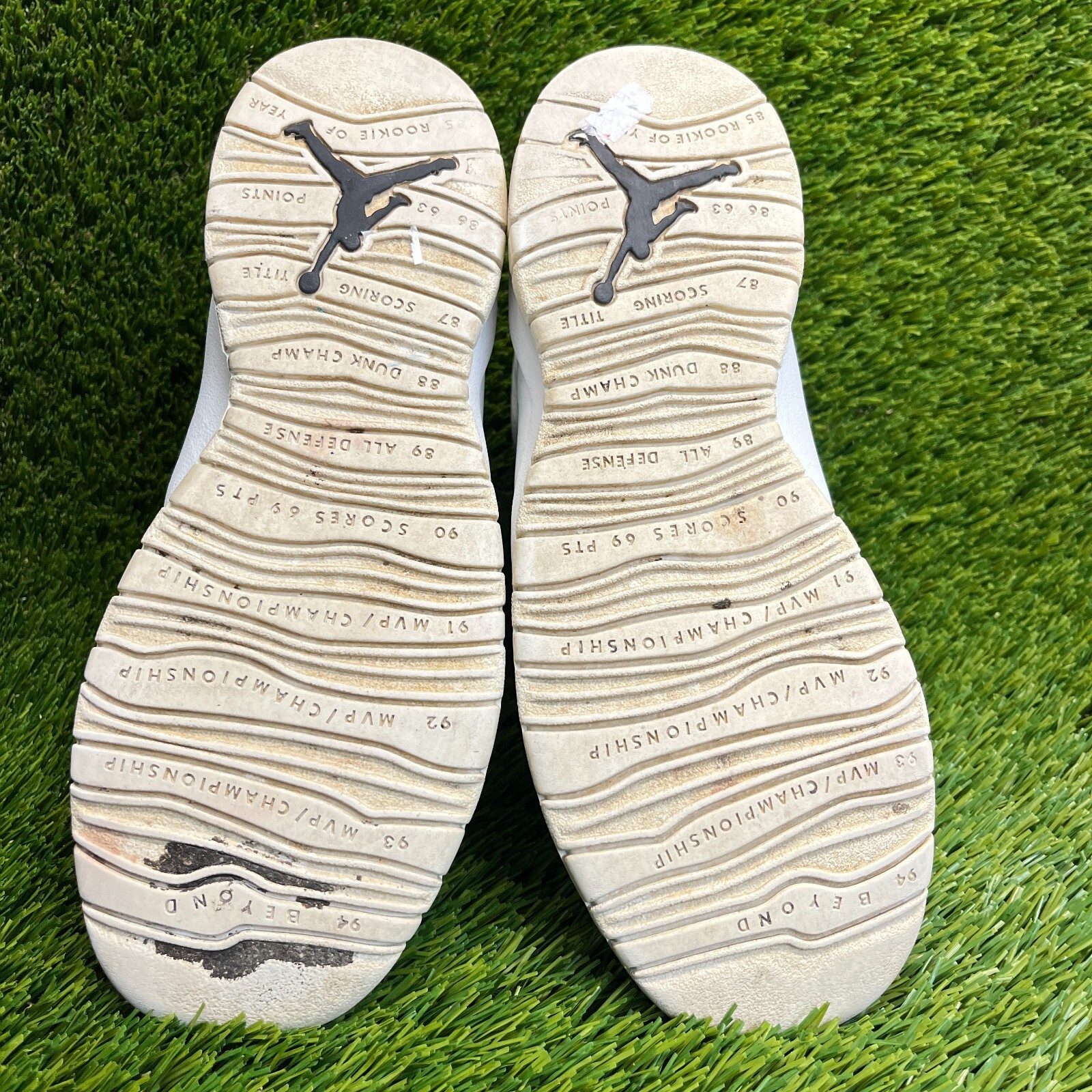 Nike Air Jordan 10 Retro I'm Back Boys Size 7Y White Basketball Shoes Sneakers thumbnail 9